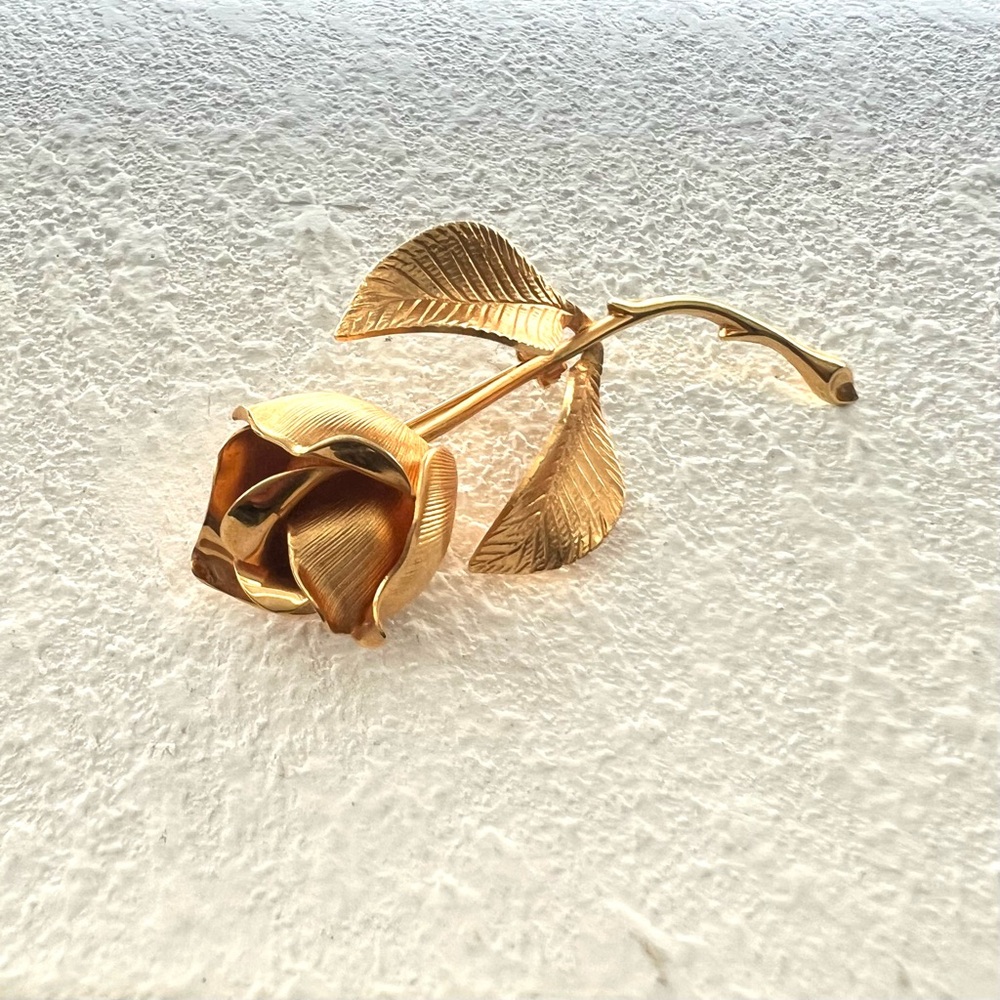 Cerrito Vintage Elegant Gold Rose Brooch